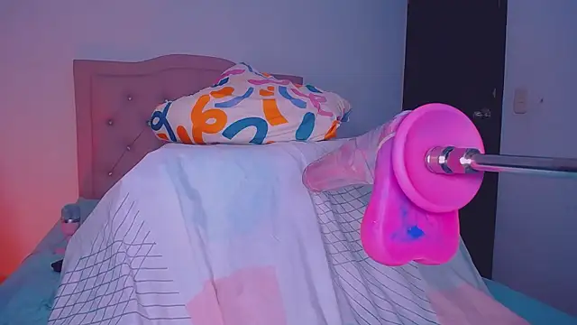 Snapshot of Ariss-hot chatting on 11-23-25, 11:26 Ariss-hot online show from 11-23-25, 11:26