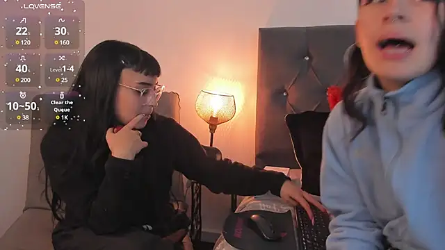 Zowi Hottiee online show from 01-18-25, 03:31