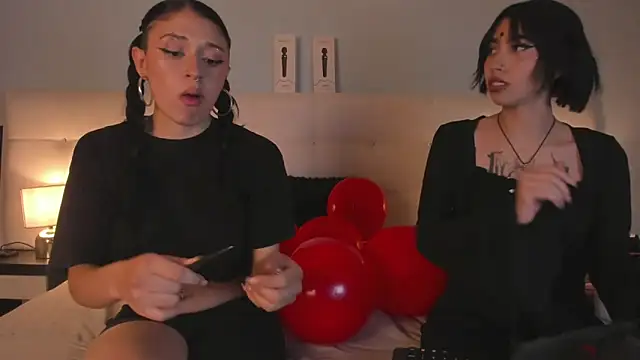 Zowi Hottiee online show from 02-13-25, 05:16