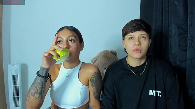 violet casper  online show from 12-26-24, 04:32