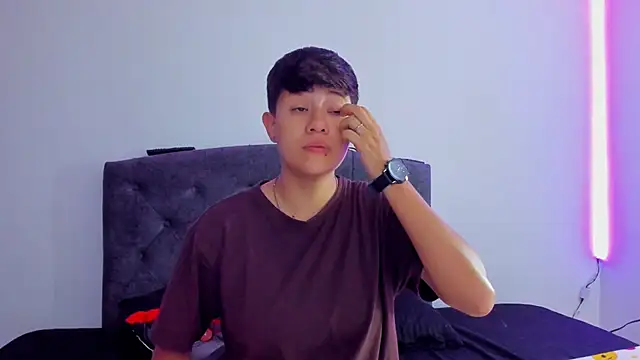 violet casper  online show from 03-21-25, 10:28