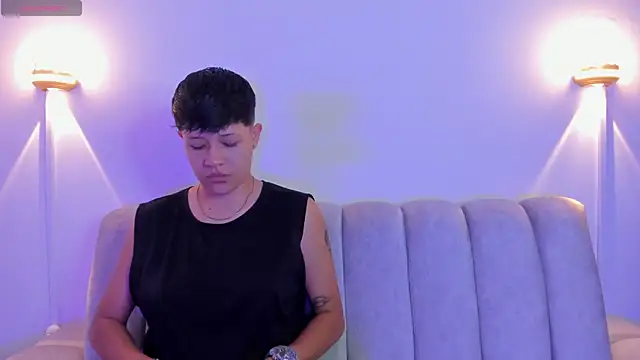 violet casper  online show from 09-29-25, 05:12