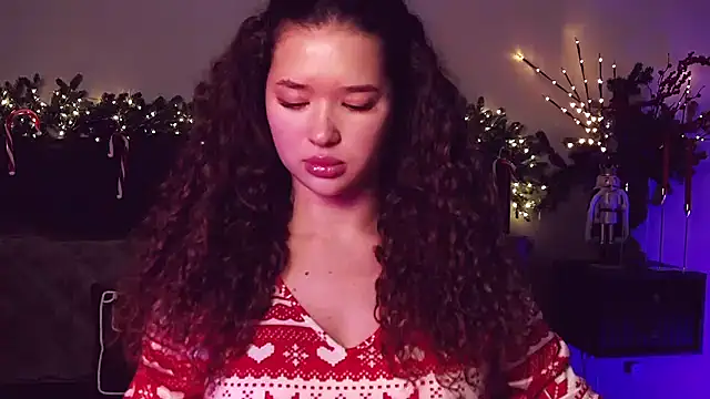 Denise Garciia online show from 12-22-24, 01:44