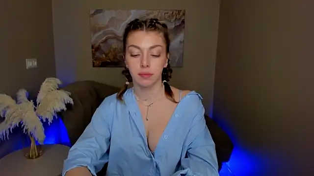 MollyMeltorr online show from 10-10-25, 08:13