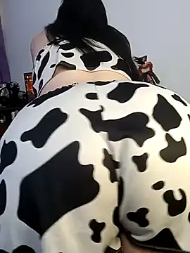 l1la Rav3n online show from 01-02-25, 01:38