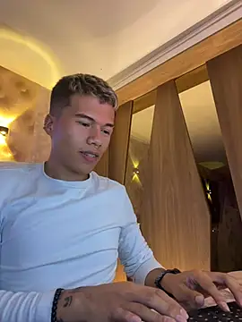 Logan smith1 online show from 02-07-25, 08:01