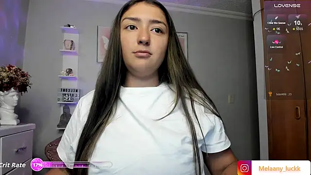 Snapshot of Melannyy_ chatting on 12-01-25, 11:43 Melannyy online show from 12-01-25, 11:43