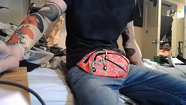 Snapshot of deadpi chatting on 02-14-25, 04:47 deadpi online show from 02-14-25, 04:47