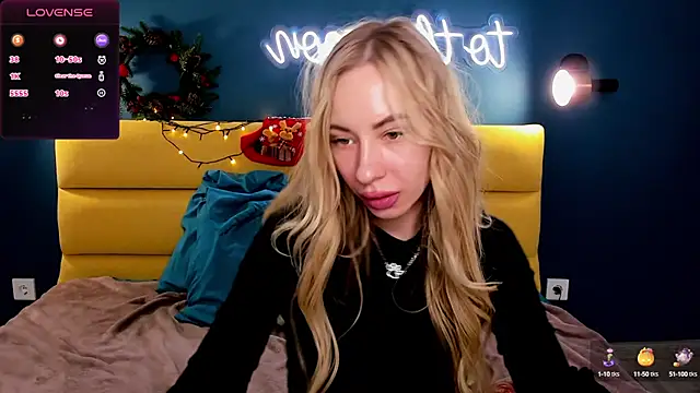 Snapshot of Diana_Garrett chatting on 12-19-24, 11:50 Diana Garrett online show from 12-19-24, 11:50