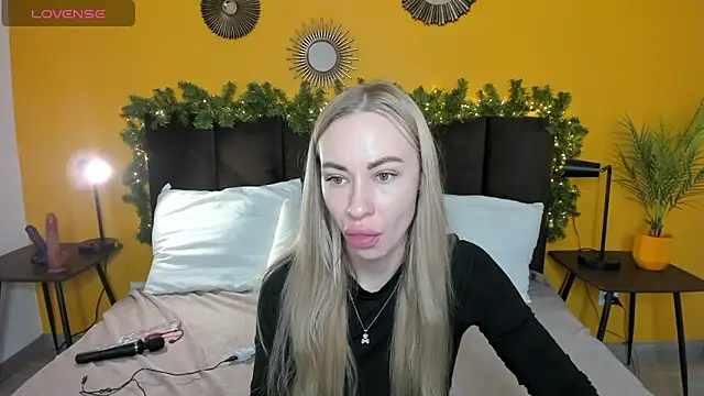 Snapshot of Diana_Garrett chatting on 12-27-24, 08:56 Diana Garrett online show from 12-27-24, 08:56