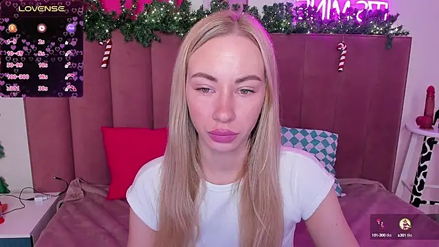 Snapshot of Diana_Garrett chatting on 12-28-24, 01:39 Diana Garrett online show from 12-28-24, 01:39