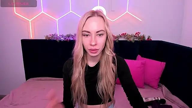 Snapshot of Diana_Garrett chatting on 12-29-24, 01:45 Diana Garrett online show from 12-29-24, 01:45