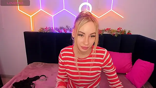 Snapshot of Diana_Garrett chatting on 12-31-24, 01:47 Diana Garrett online show from 12-31-24, 01:47