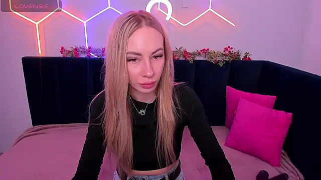 Snapshot of Diana_Garrett chatting on 01-01-25, 03:23 Diana Garrett online show from 01-01-25, 03:23