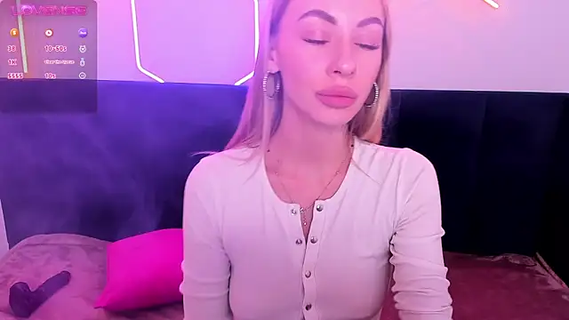 Snapshot of Diana_Garrett chatting on 02-08-25, 11:55 Diana Garrett online show from 02-08-25, 11:55