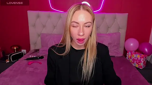 Snapshot of Diana_Garrett chatting on 02-14-25, 08:52 Diana Garrett online show from 02-14-25, 08:52