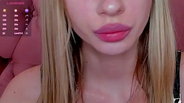 Snapshot of Diana_Garrett chatting on 02-28-25, 11:47 Diana Garrett online show from 02-28-25, 11:47