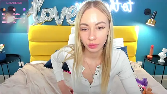 Snapshot of Diana_Garrett chatting on 03-01-25, 04:58 Diana Garrett online show from 03-01-25, 04:58