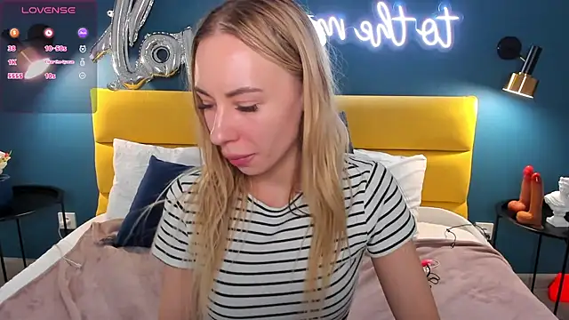 Snapshot of Diana_Garrett chatting on 03-03-25, 05:31 Diana Garrett online show from 03-03-25, 05:31