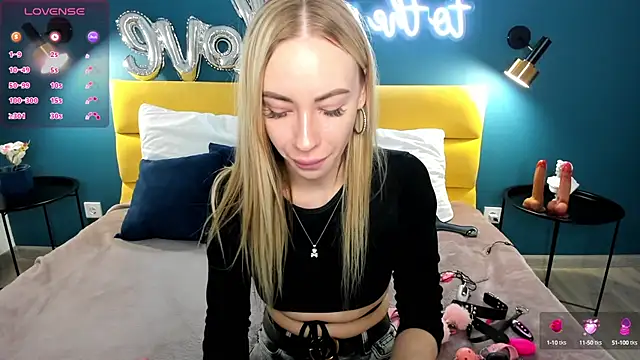 Snapshot of Diana_Garrett chatting on 03-09-25, 01:25 Diana Garrett online show from 03-09-25, 01:25