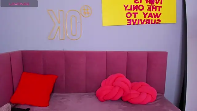 Snapshot of Diana_Garrett chatting on 11-20-25, 02:56 Diana Garrett online show from 11-20-25, 02:56