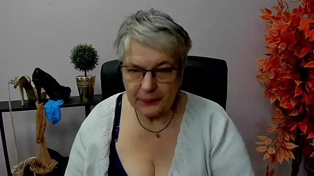 IrisDream online show from 12-20-24, 11:00