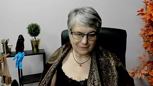 IrisDream online show from 02-12-25, 01:16