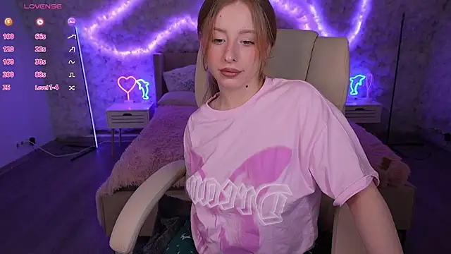 SilverrMoon online show from 03-01-25, 02:59