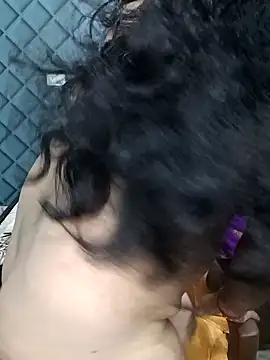 Snapshot of Cute-Raashii chatting on 01-18-25, 05:26 Cute-Raashii online show from 01-18-25, 05:26