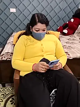 Snapshot of Cute-Raashii chatting on 01-19-25, 04:36 Cute-Raashii online show from 01-19-25, 04:36