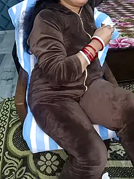 Snapshot of Cute-Raashii chatting on 02-03-25, 02:14 Cute-Raashii online show from 02-03-25, 02:14