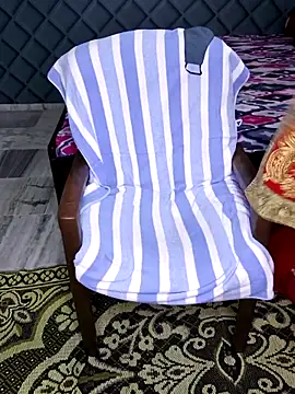 Snapshot of Cute-Raashii chatting on 02-25-25, 09:13 Cute-Raashii online show from 02-25-25, 09:13