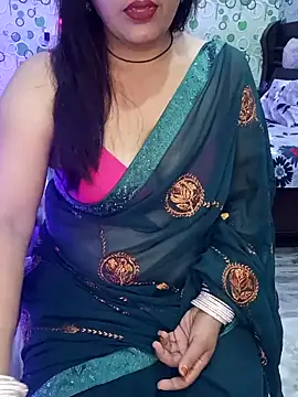 Snapshot of Cute-Raashii chatting on 09-16-25, 12:44 Cute-Raashii online show from 09-16-25, 12:44