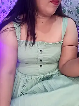 Snapshot of Cute-Raashii chatting on 09-22-25, 09:44 Cute-Raashii online show from 09-22-25, 09:44