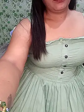 Snapshot of Cute-Raashii chatting on 09-23-25, 01:08 Cute-Raashii online show from 09-23-25, 01:08