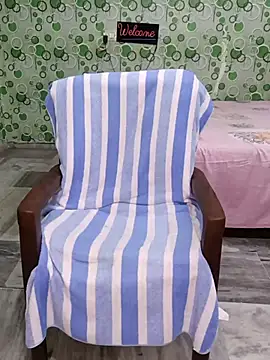 Snapshot of Cute-Raashii chatting on 09-25-25, 12:58 Cute-Raashii online show from 09-25-25, 12:58