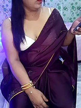 Snapshot of Cute-Raashii chatting on 09-25-25, 11:30 Cute-Raashii online show from 09-25-25, 11:30