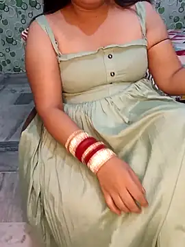 Snapshot of Cute-Raashii chatting on 10-05-25, 01:48 Cute-Raashii online show from 10-05-25, 01:48