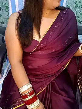 Snapshot of Cute-Raashii chatting on 10-11-25, 01:05 Cute-Raashii online show from 10-11-25, 01:05