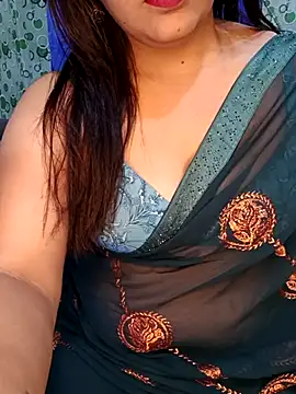 Snapshot of Cute-Raashii chatting on 10-15-25, 01:06 Cute-Raashii online show from 10-15-25, 01:06