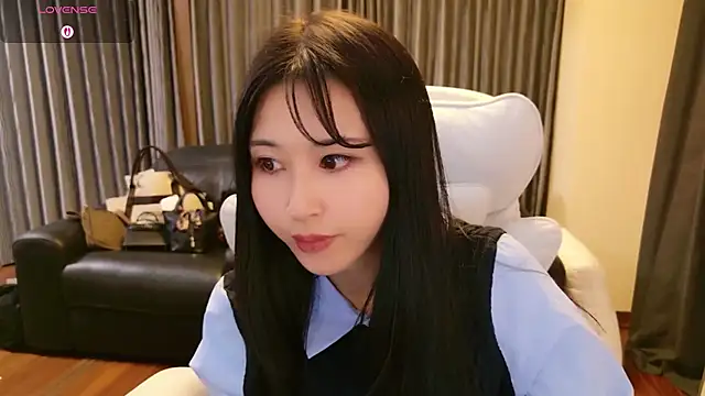 Snapshot of -satomi-jp chatting on 05-04-26, 04:03 -satomi-jp online show from 05-04-26, 04:03