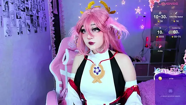 Snapshot of Aki__Ra chatting on 02-12-25, 09:01 Aki  Ra online show from 02-12-25, 09:01