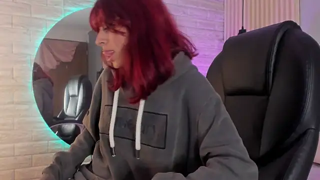 cloe  palmer online show from 12-05-24, 06:33