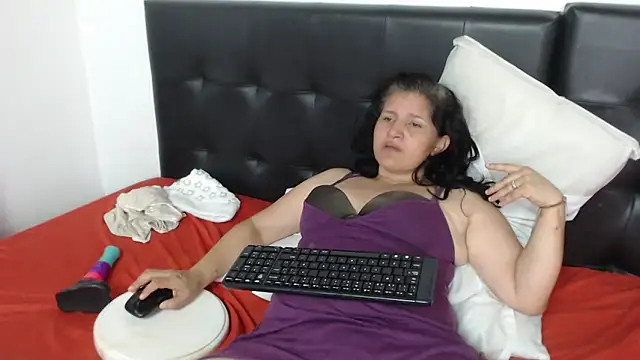 Snapshot of Angelinna_Milf chatting on 12-05-24, 11:29 Angelinna Milf online show from 12-05-24, 11:29