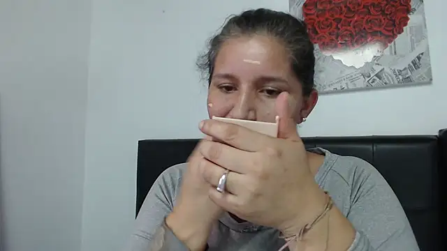 Snapshot of Angelinna_Milf chatting on 12-06-24, 07:12 Angelinna Milf online show from 12-06-24, 07:12