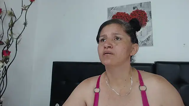 Snapshot of Angelinna_Milf chatting on 01-03-25, 06:57 Angelinna Milf online show from 01-03-25, 06:57