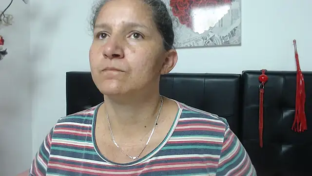 Snapshot of Angelinna_Milf chatting on 02-08-25, 02:26 Angelinna Milf online show from 02-08-25, 02:26