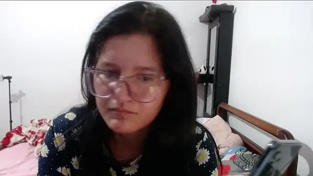 Snapshot of Angelinna_Milf chatting on 09-17-25, 04:30 Angelinna Milf online show from 09-17-25, 04:30