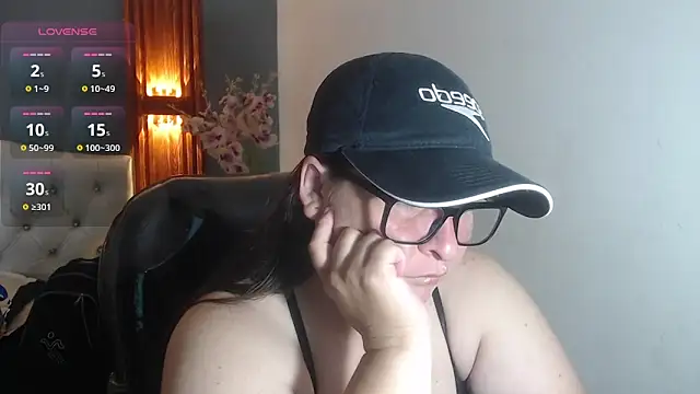 Snapshot of katty_femdom chatting on 05-21-26, 12:45 katty femdom online show from 05-21-26, 12:45