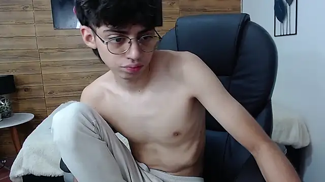 jhoellx online show from 12-17-24, 04:00